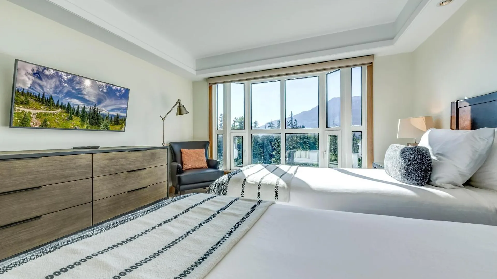 Le Chamois 504 - Upper Village Whistler Canada